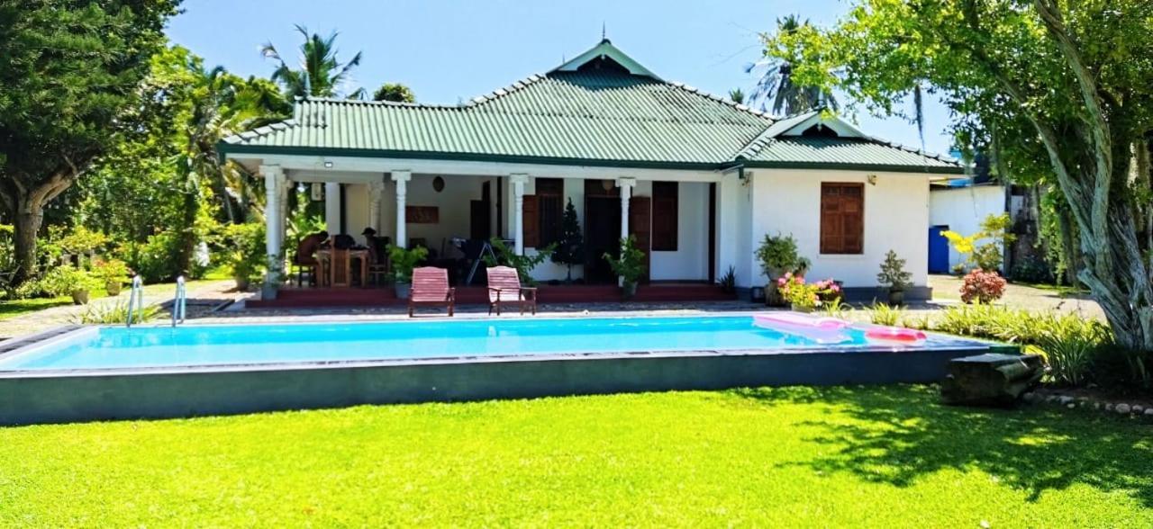 Tranquility Guest House Hikkaduwa Bagian luar foto