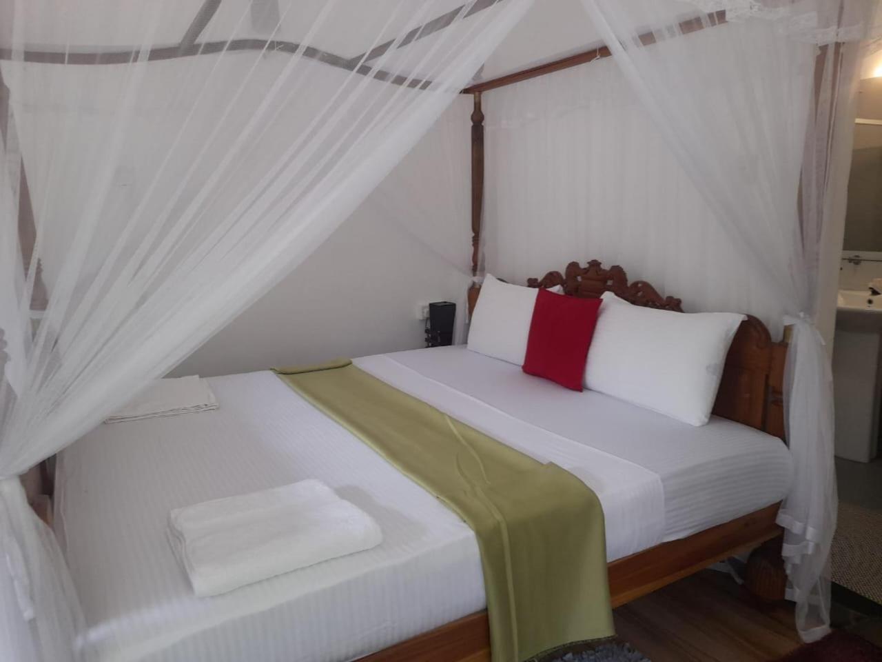 Tranquility Guest House Hikkaduwa Bagian luar foto