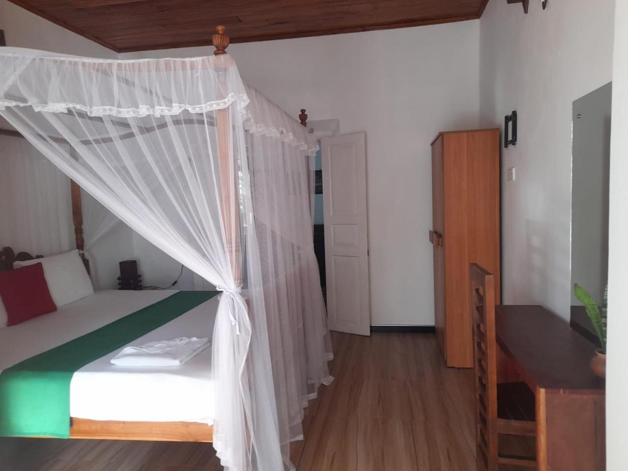 Tranquility Guest House Hikkaduwa Bagian luar foto