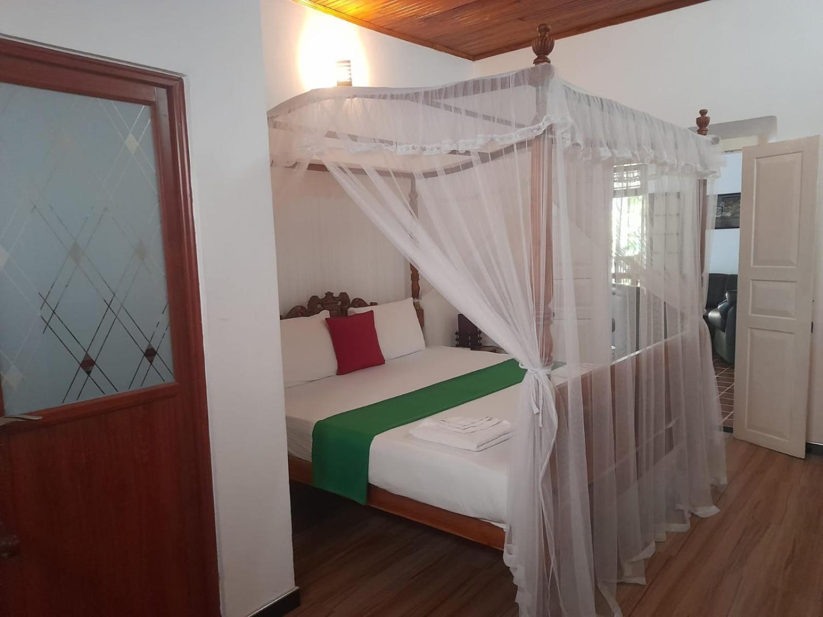 Tranquility Guest House Hikkaduwa Bagian luar foto